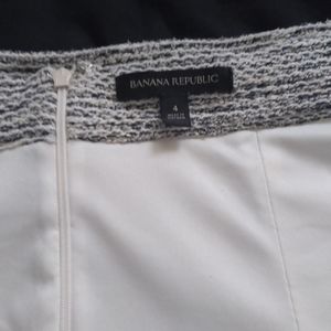 BANANA REPUBLIC SZ 4